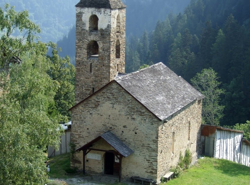 Hohenrätien Castle, Switzerland, Switzerland